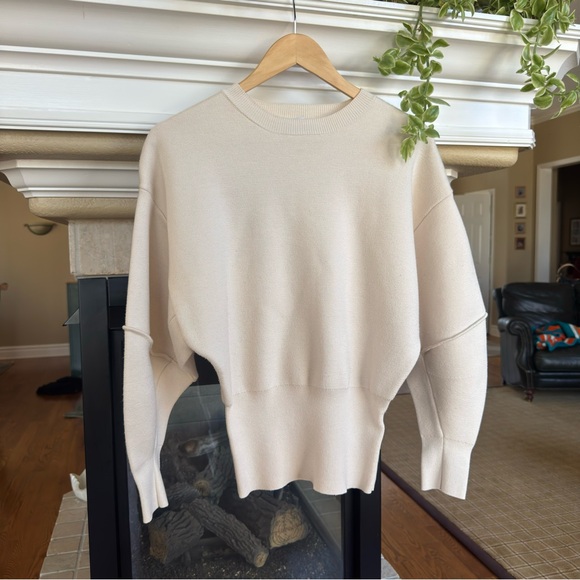 Zara Sweaters - Zara Cream Thick Knit Fitted Hem and Wrist Corporte Structured Sweater Size M